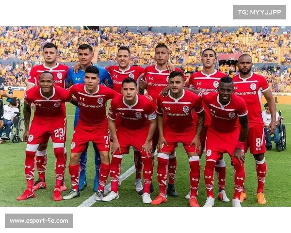 莱比锡红牛2-0轻取弗赖堡，罗慕洛与奥尔班头球建功